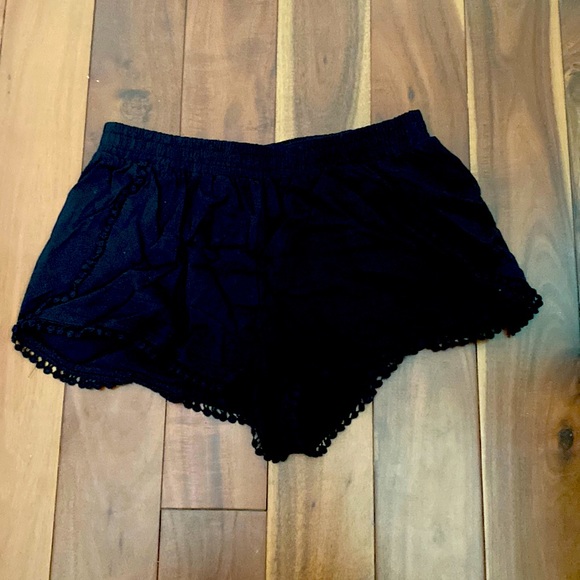 black shorts - Picture 1 of 1